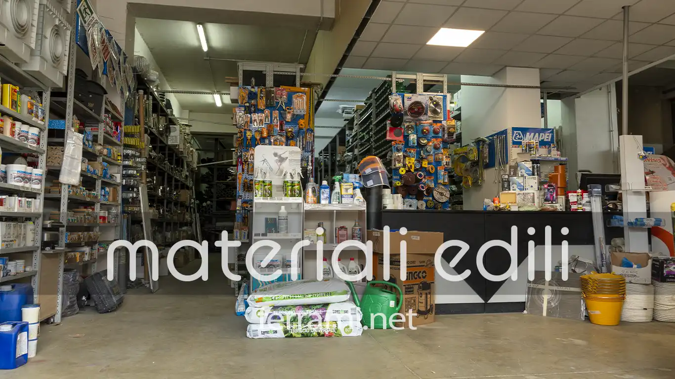 Ferrami a Rende (Cosenza): edilizia, infissi e fumisteria Ferrami a Rende (Cosenza): edilizia, infissi e fumisteria